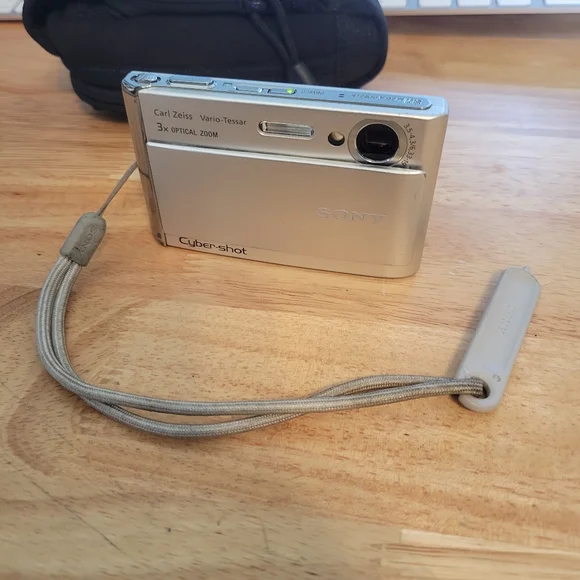 Sony Cyber-shot DSC-T70 Super Steady Shot Digital Camera Silver - Tested works. - Picture 3 of 9